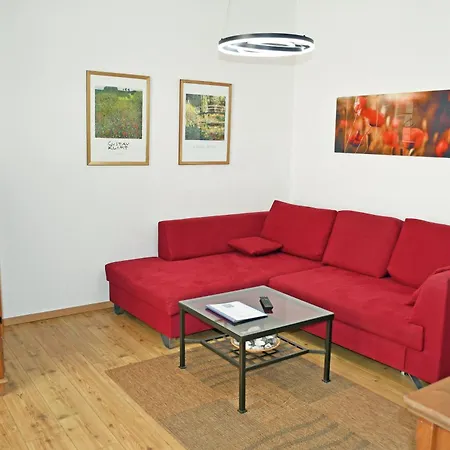 Villa Mit Balkon 500 M Bis Zum Vh