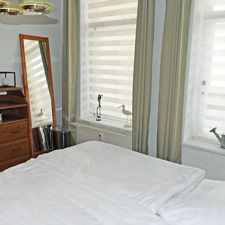 Villa Mit Balkon 500 M Bis Zum Vh *