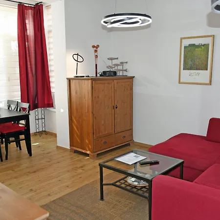 Villa Mit Balkon 500 M Bis Zum Vh *